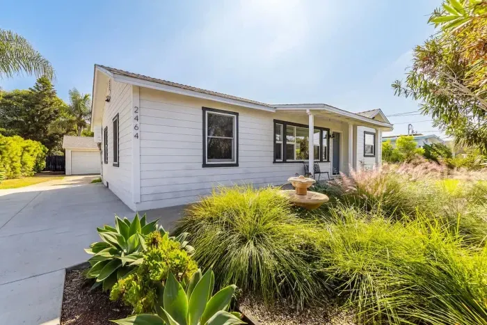 Coastal Palm Haven - With Hot Tub