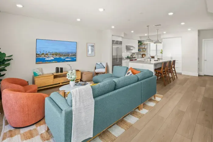 3 Minute Walk to Beach 4 Bedroom Home