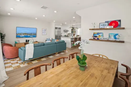 3 Minute Walk to Beach 4 Bedroom Home