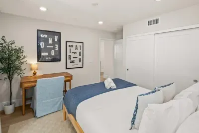 3 Minute Walk to Beach 4 Bedroom Home - image 13 of 32