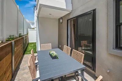 3 Minute Walk to Beach 4 Bedroom Home - image 32 of 32