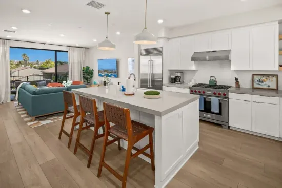 3 Minute Walk to Beach 4 Bedroom Home
