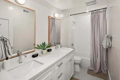 3 Minute Walk to Beach 4 Bedroom Home - image 21 of 32