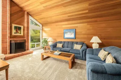 Hot Tub, Pool, 3Bed Home - image 6 of 30