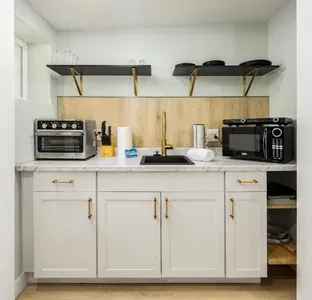 Studio In Carlsbad Village - image 5 of 13