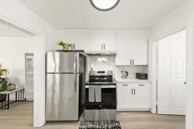 2 Bedroom with Ocean Views, Large Deck, Remodeled - image 7 of 26