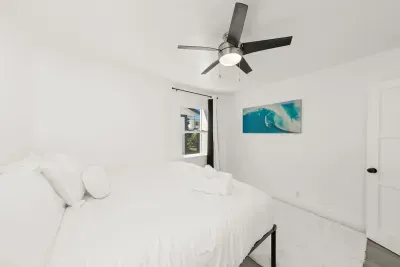 2 Bedroom with Ocean Views, Large Deck, Remodeled - image 20 of 26