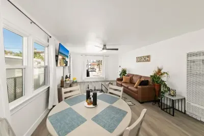 2 Bedroom with Ocean Views, Large Deck, Remodeled - image 11 of 26