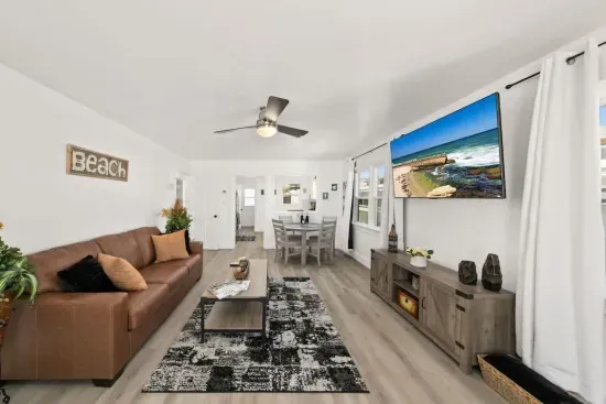 2 Bedroom with Ocean Views, Large Deck, Remodeled