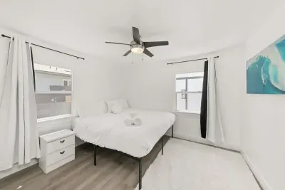 2 Bedroom with Ocean Views, Large Deck, Remodeled - image 19 of 26