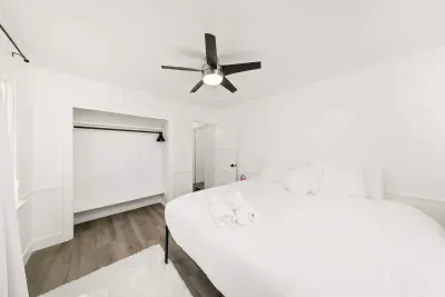 2 Bedroom with Ocean Views, Large Deck, Remodeled - image 18 of 26