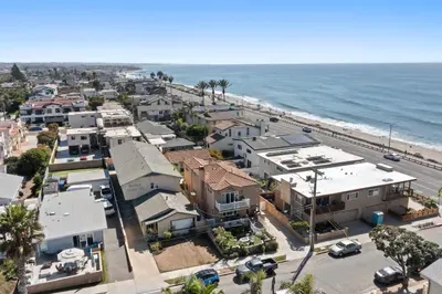 Hot Tub, Ocean Views, 3 Bedroom Private Home - image 38 of 39