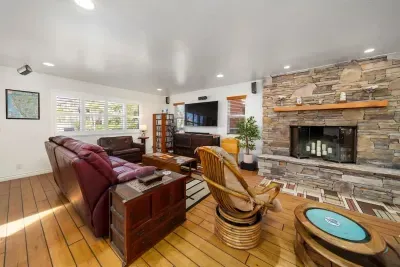 Hot Tub, Ocean Views, 3 Bedroom Private Home - image 8 of 39