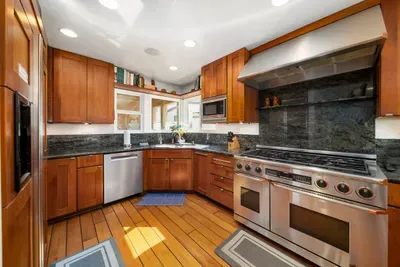 Hot Tub, Ocean Views, 3 Bedroom Private Home - image 12 of 39