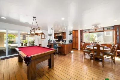 Hot Tub, Ocean Views, 3 Bedroom Private Home - image 9 of 39