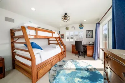 Hot Tub, Ocean Views, 3 Bedroom Private Home - image 22 of 39