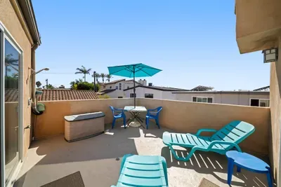 Hot Tub, Ocean Views, 3 Bedroom Private Home - image 31 of 39