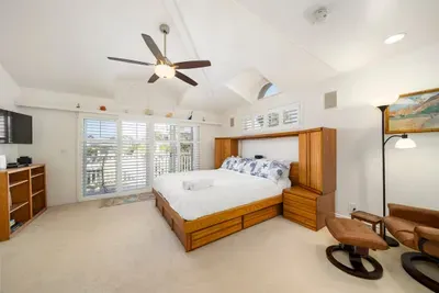 Hot Tub, Ocean Views, 3 Bedroom Private Home - image 15 of 39