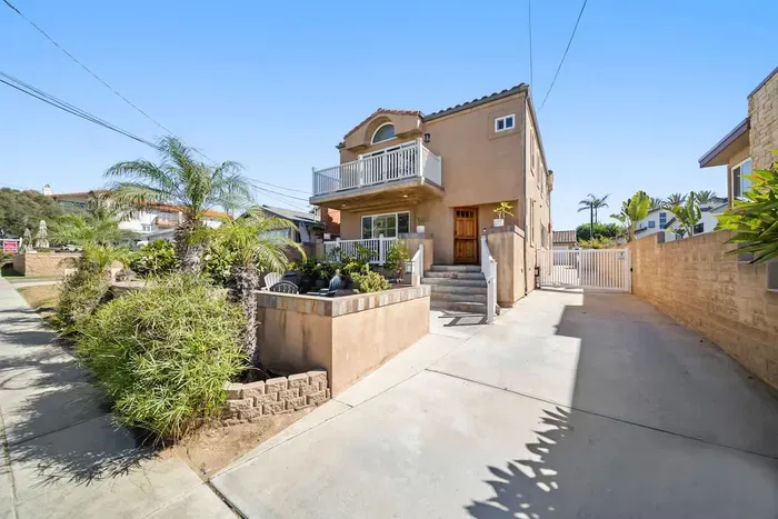 Hot Tub, Ocean Views, 3 Bedroom Private Home - image 2 of 39