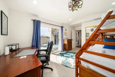 Hot Tub, Ocean Views, 3 Bedroom Private Home - image 24 of 39