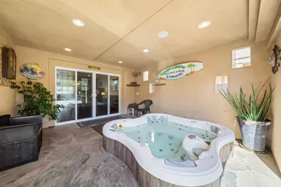 Hot Tub, Ocean Views, 3 Bedroom Private Home - image 3 of 39
