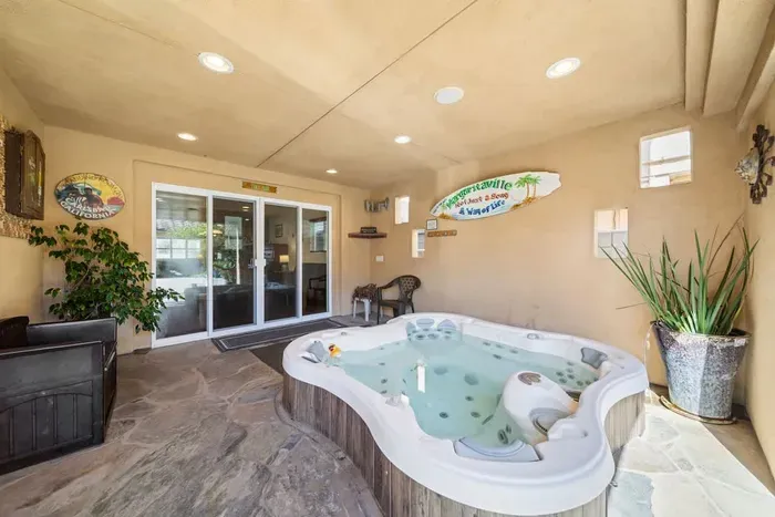 Hot Tub, Ocean Views, 3 Bedroom Private Home - image 3 of 39