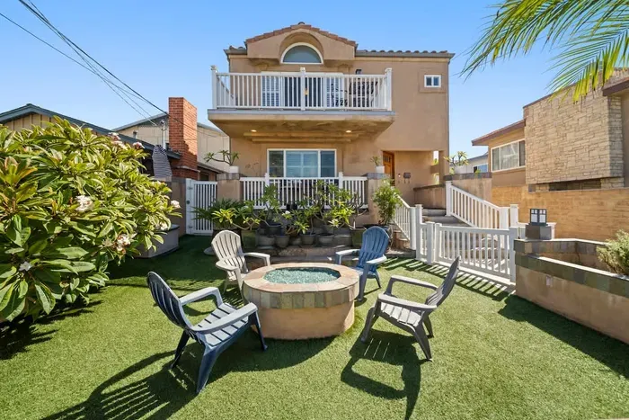 Hot Tub, Ocean Views, 3 Bedroom Private Home