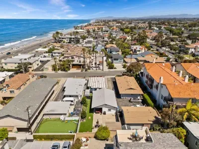 300 ft From Beach - Whole Compound 2 Units - image 49 of 54