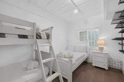 Juniper Beach, Ocean Views, 2 Bedrooms - image 18 of 37