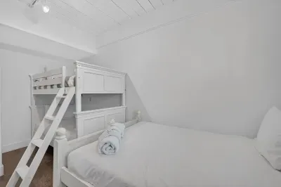 Juniper Beach, Ocean Views, 2 Bedrooms - image 21 of 37