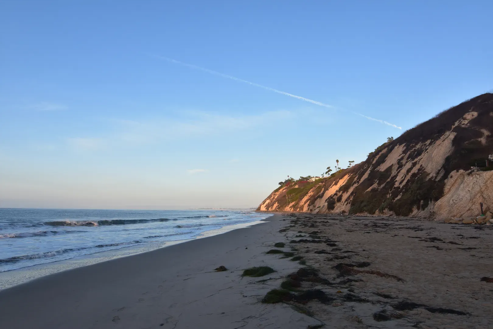 beautiful-and-sandy-hendr-s-beach-in-california-2026-01-11-10-27-19-utc