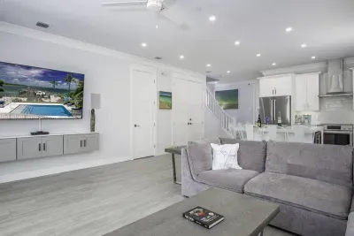 Living room boasts 75" Smart TV