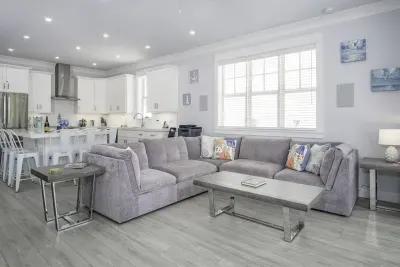 Entertain in open concept - in comfort!