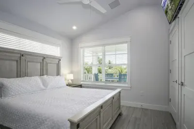 2nd floor bedroom adjacent to outdoor deck