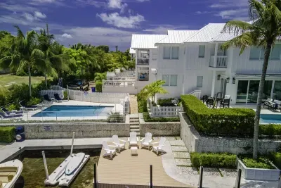 Plenty of chairs to socialize