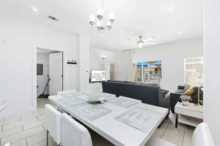 16-print-1003 Park Club Dr_16.jpg