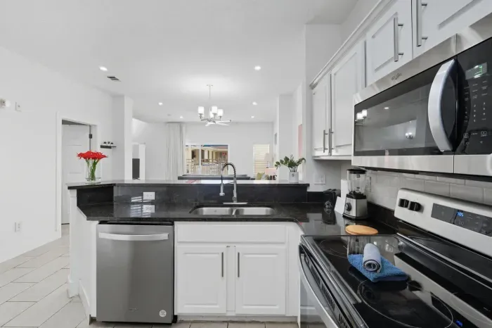 8-print-1003 Park Club Dr_08.jpg