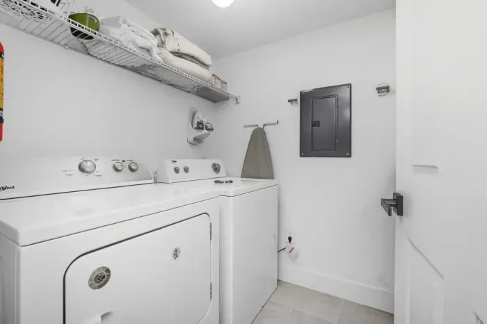 40-print-1003 Park Club Dr_40.jpg