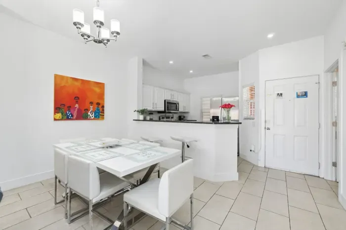 17-print-1003 Park Club Dr_17.jpg