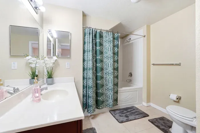 33-web-or-mls-2208-san-vittorino-cir-apt-107