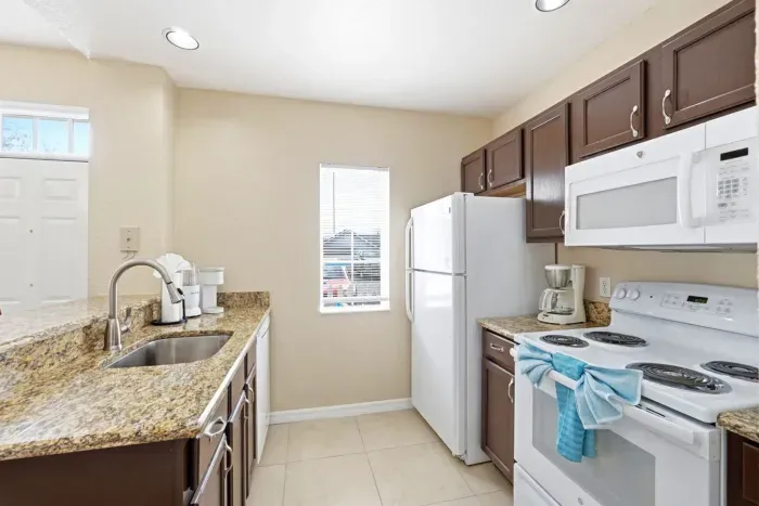 18-web-or-mls-2208-san-vittorino-cir-apt-107