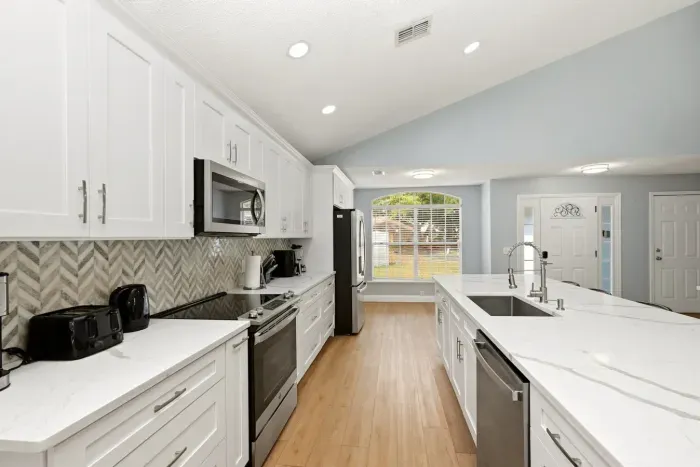 17-web-or-mls-4411-white-oak-cir