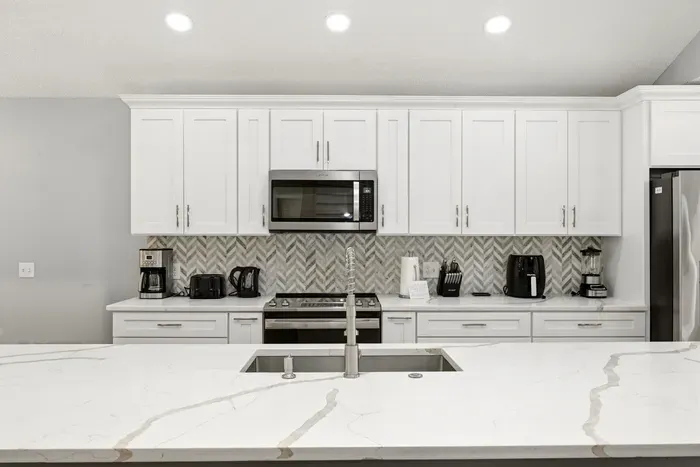 11-web-or-mls-4411-white-oak-cir