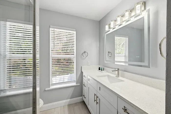 48-web-or-mls-4411-white-oak-cir