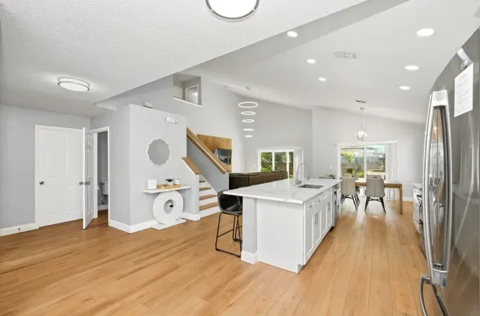 8-web-or-mls-4411-white-oak-cir