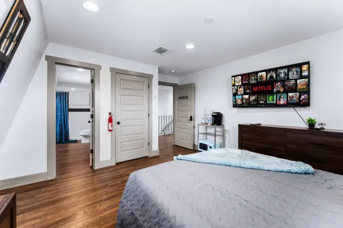 Can you please edit this TV please.jpg