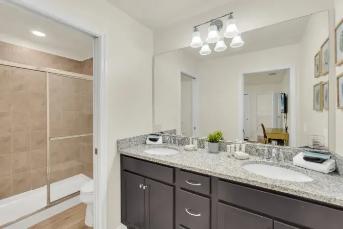 8883 Qin Loop_64.jpg