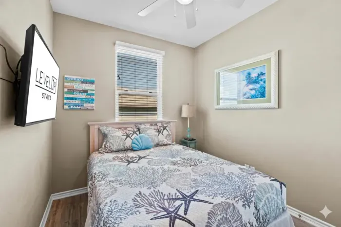 Generated Image October 29, 2025 - 10_16PM.png