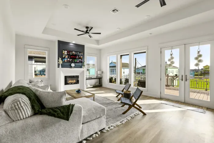 14-972 Driftwood Dr-3.jpg