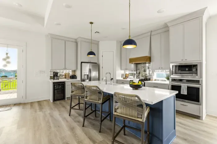 17-972 Driftwood Dr-6.jpg